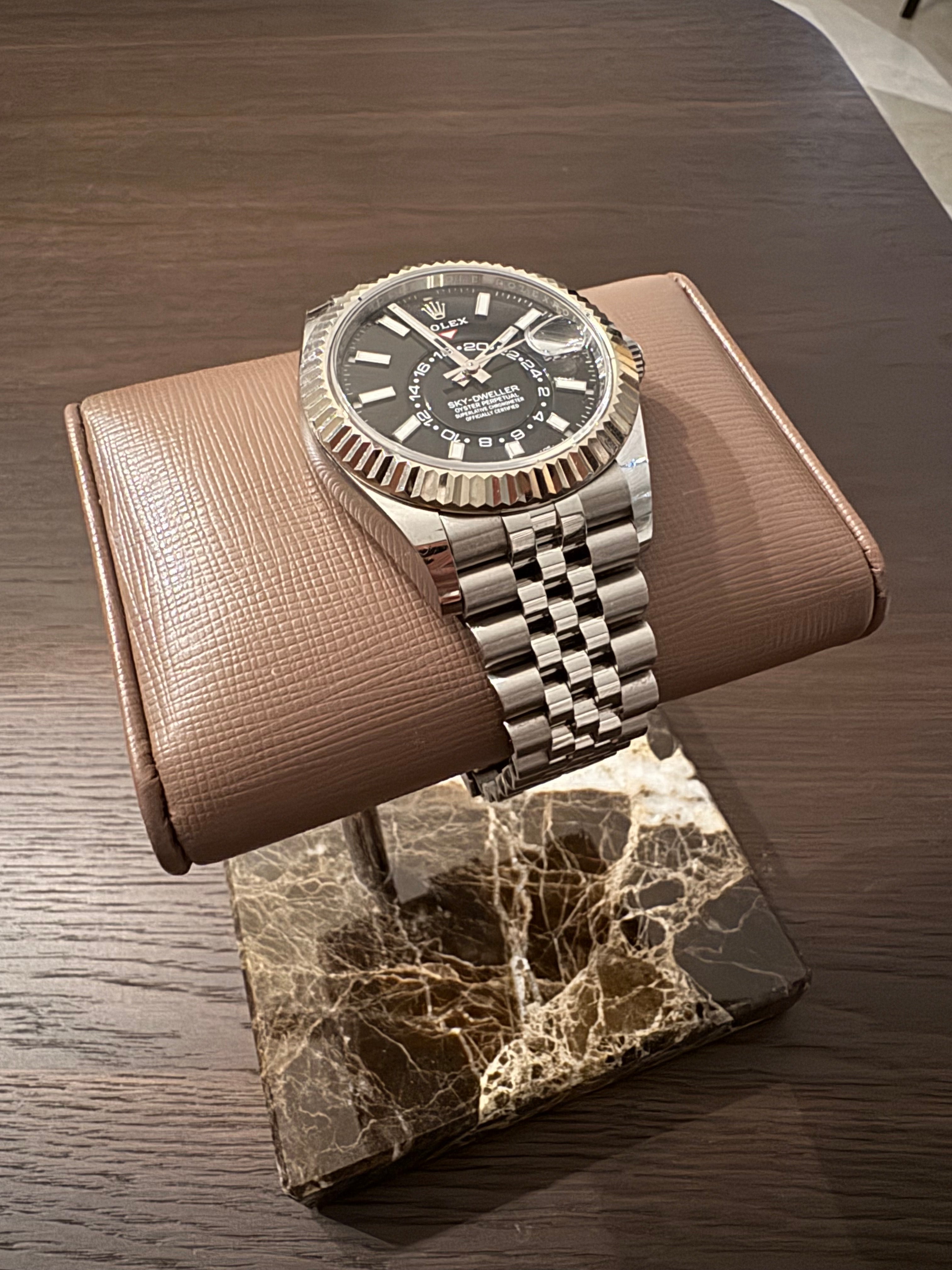 WATCH STAND CLASSIC - SINGLE - BROWN & BROWN SAFFIANO