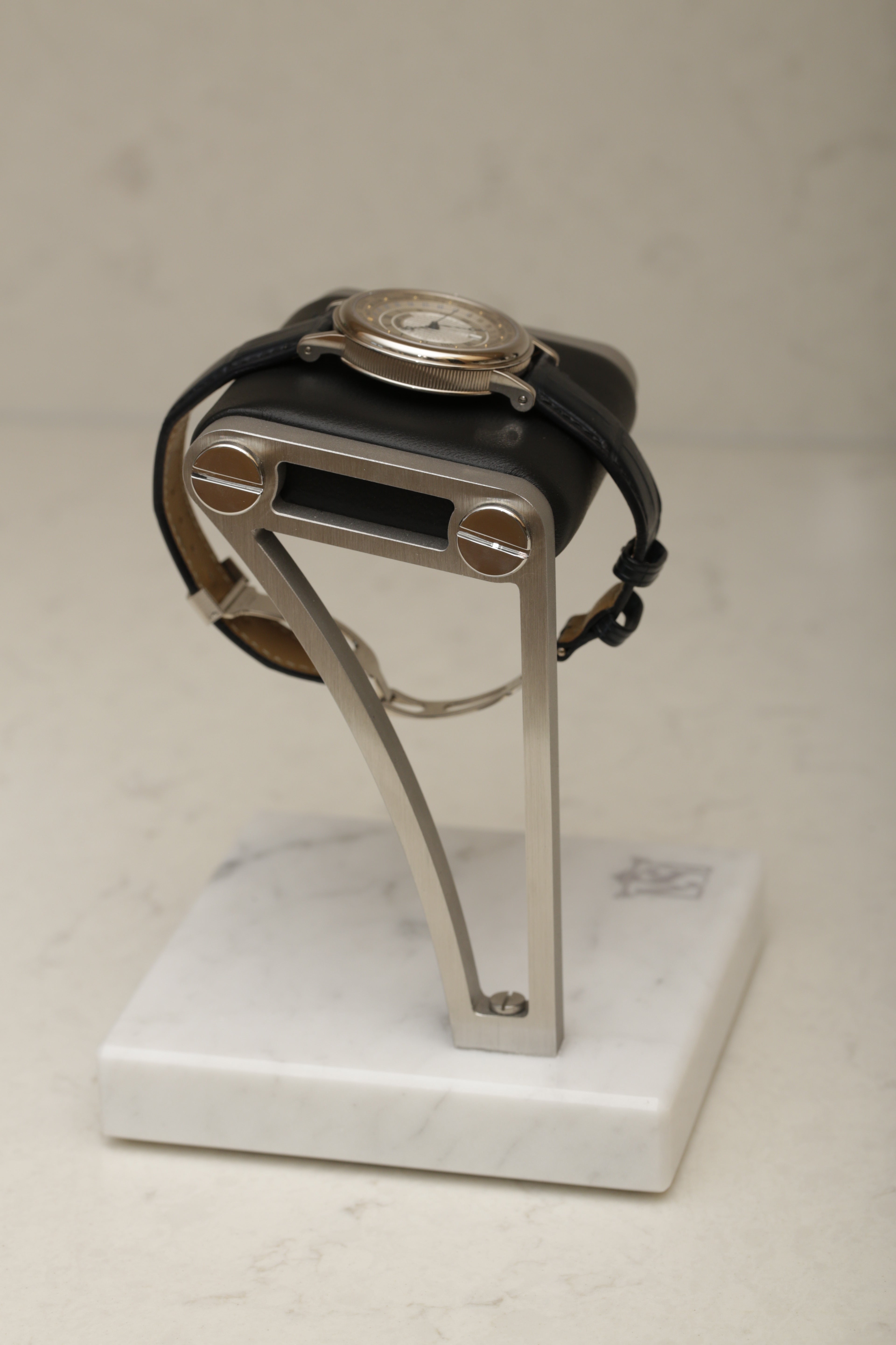 WATCH STAND 2.0 - SINGLE - WHITE & SILVER