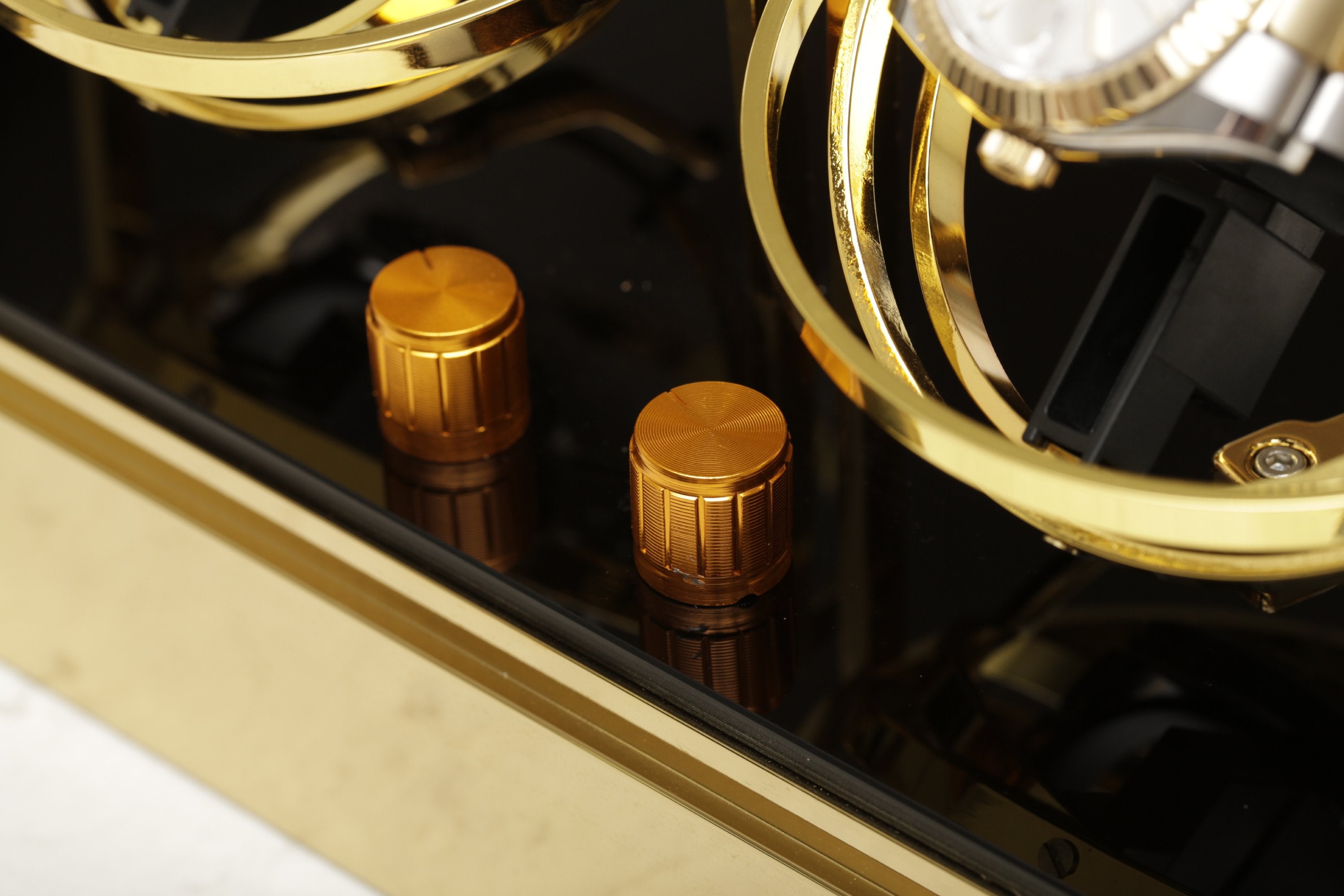 THE WATCH STAND - DOUBLE WINDER - GOLD